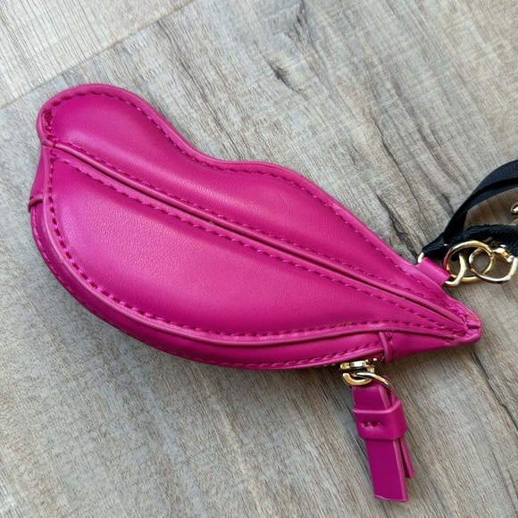 DVF x Target 💋 Pink Lips Coin Purse Bag Charm NWT New - Picture 4 of 11